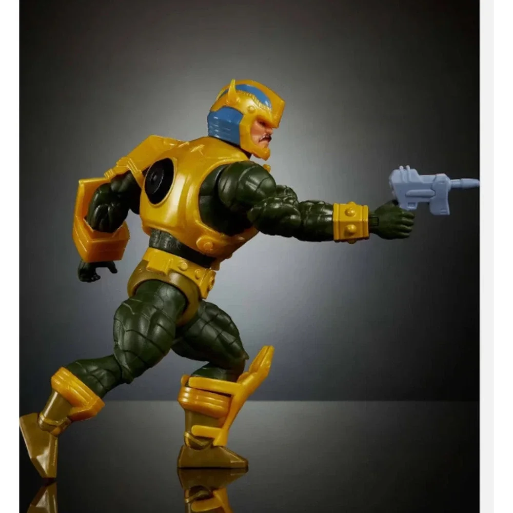 Transformers Masters of Universe Origins Bumblebee Armor Man At Arms Action NWT